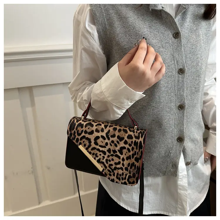 Leopard Print Shoulder Bag Red White 2025 — feature 14