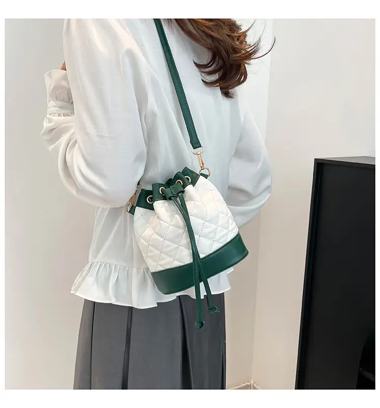 Red White Diamond Embroidery Shoulder Crossbody Bag — feature 15
