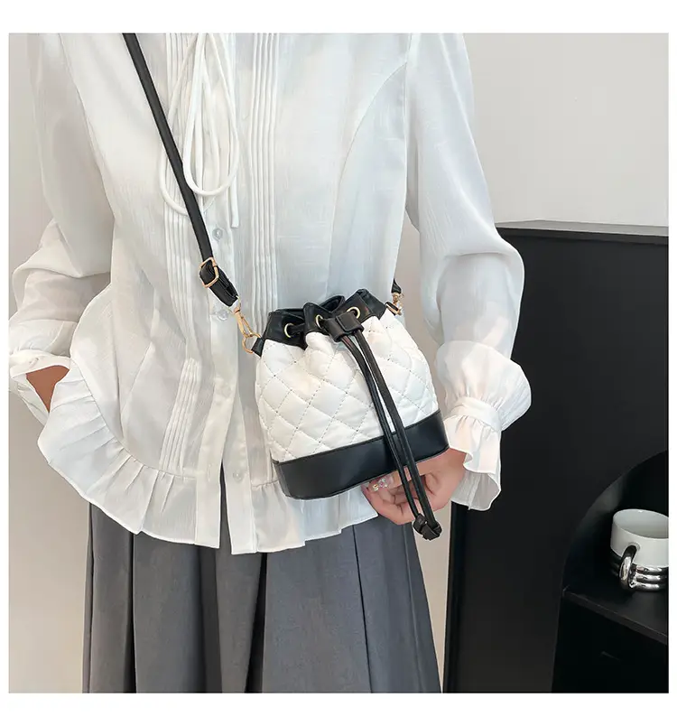 Red White Diamond Embroidery Shoulder Crossbody Bag — feature 17