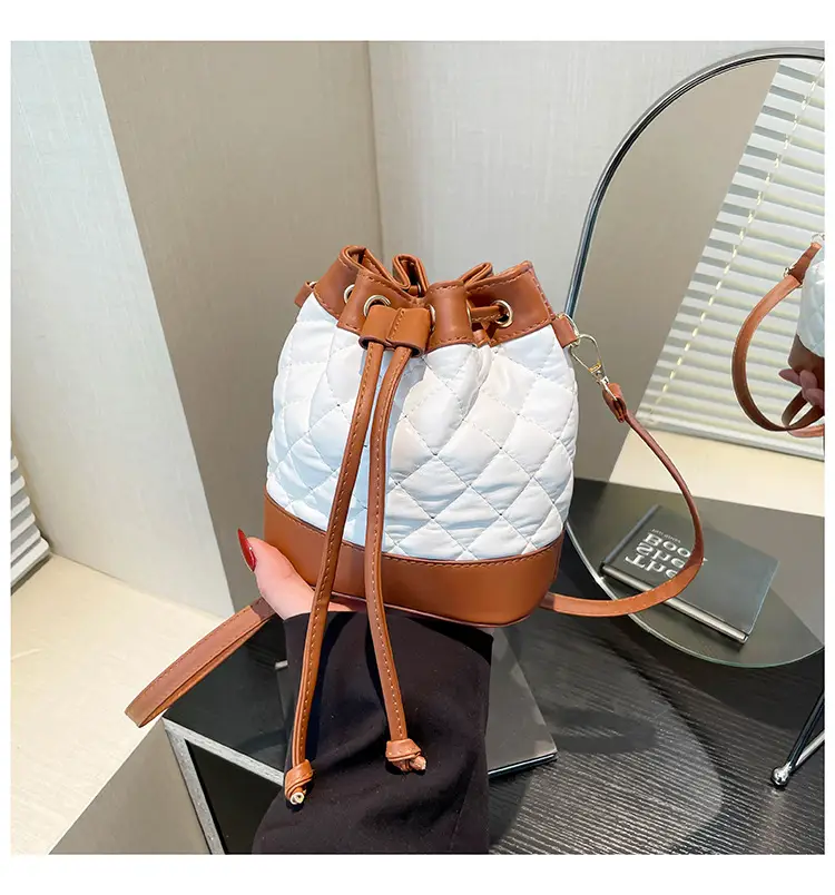 Red White Diamond Embroidery Shoulder Crossbody Bag — feature 23