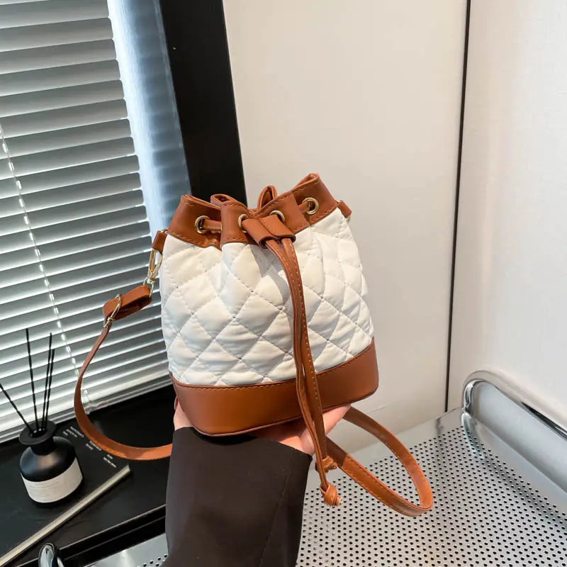 Red White Diamond Embroidery Shoulder Crossbody Bag - Image 3
