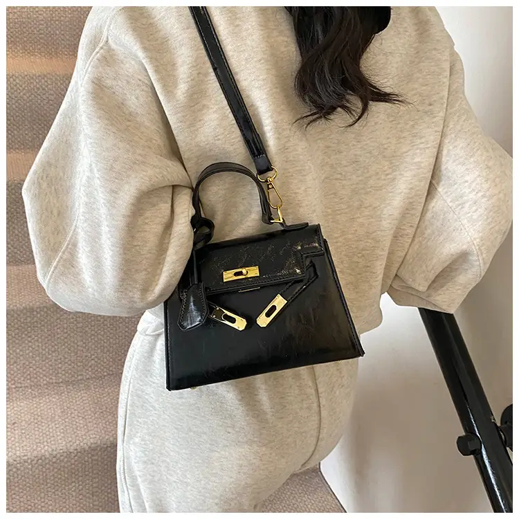 Red Leather Shoulder Bag with Gold Plated Hardware — feature 12