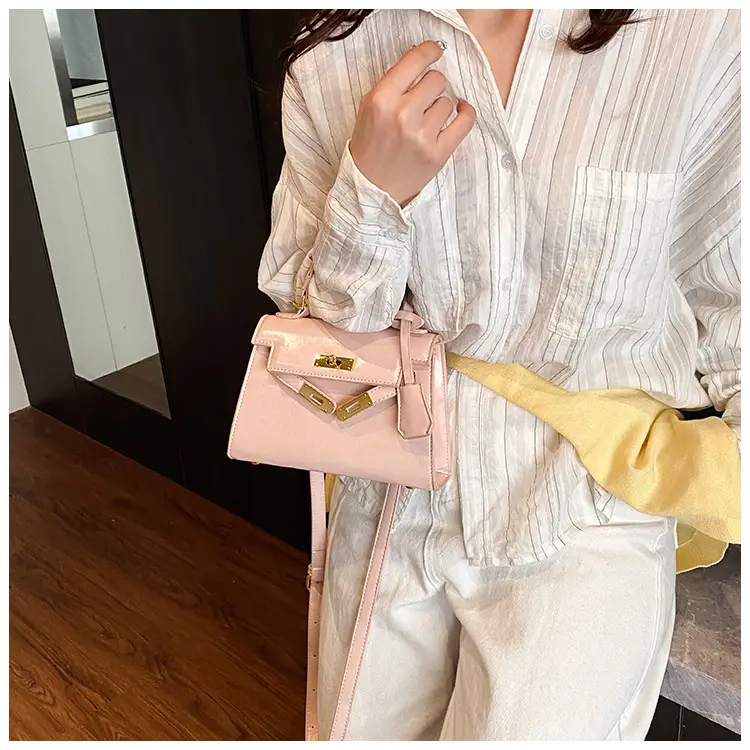 Red Leather Shoulder Bag with Gold Plated Hardware — feature 20