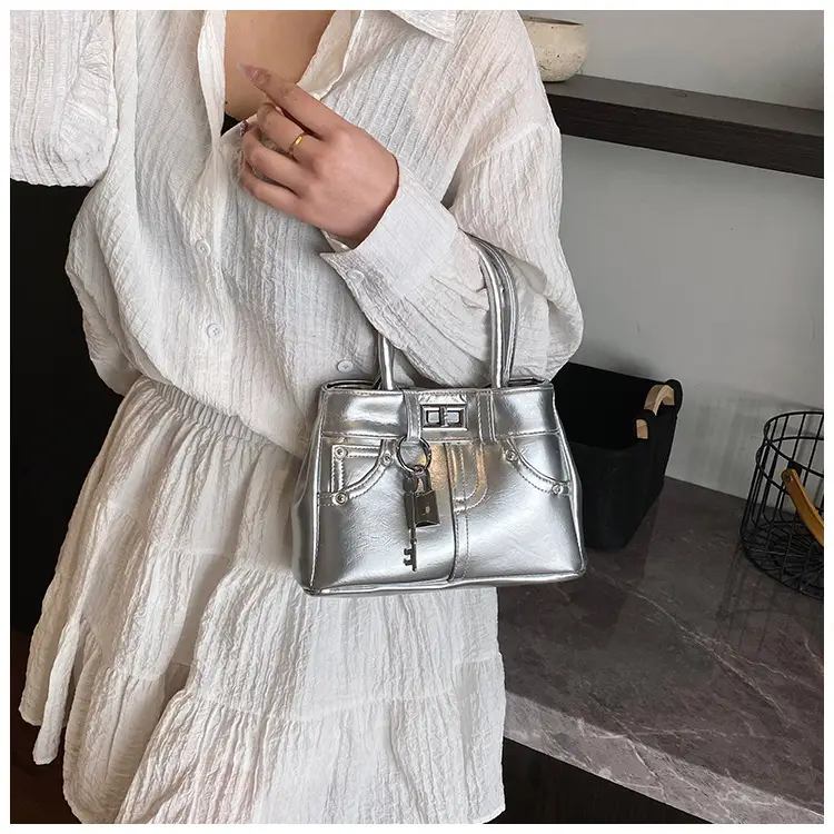 Silver Leather Shoulder Bag for Women 2025 — feature 22