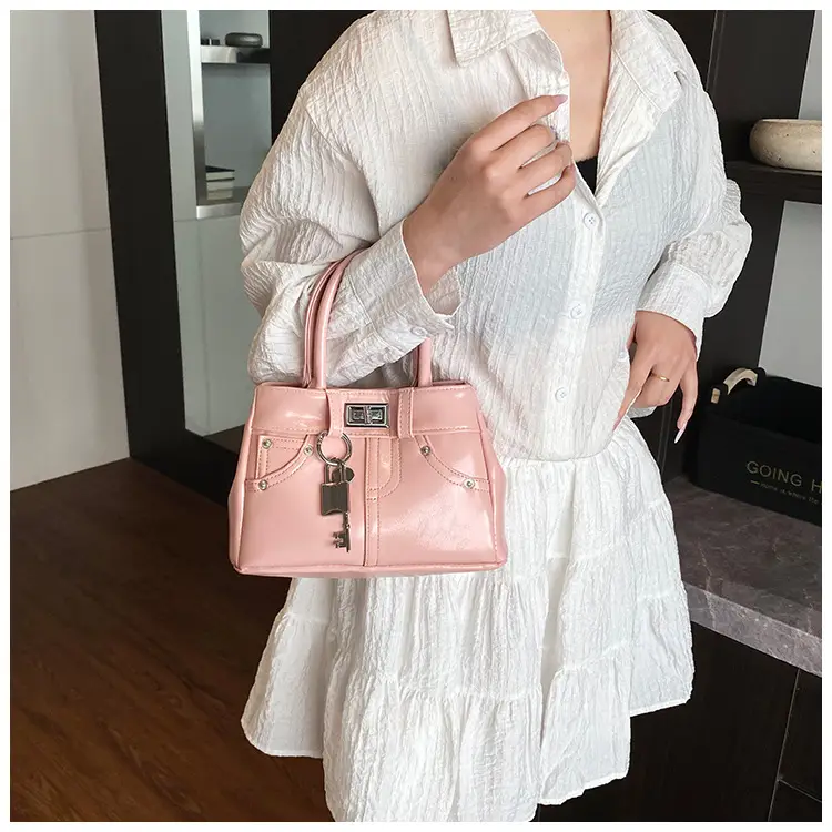 Silver Leather Shoulder Bag for Women 2025 — feature 24
