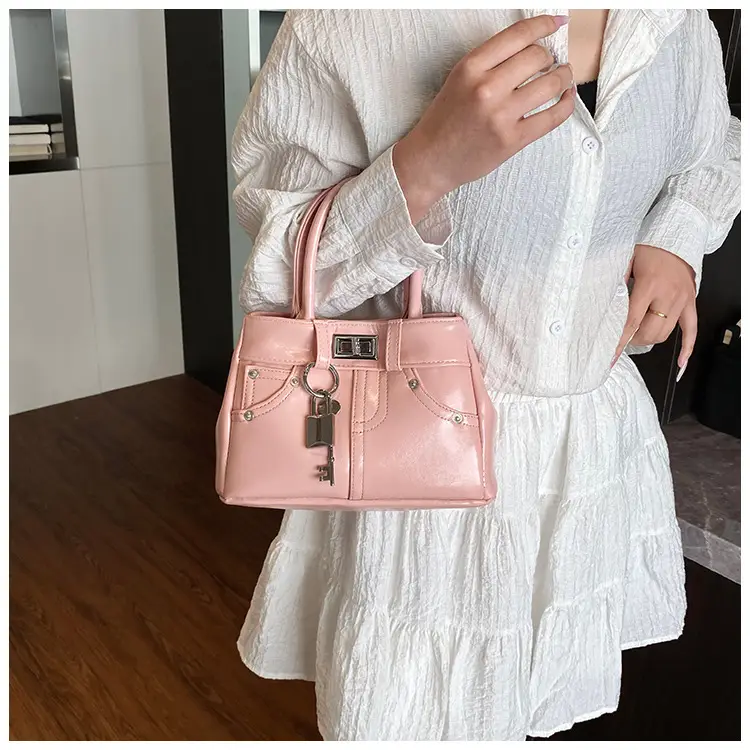 Silver Leather Shoulder Bag for Women 2025 — feature 25