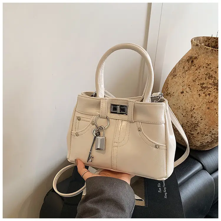 Silver Leather Shoulder Bag for Women 2025 — feature 30