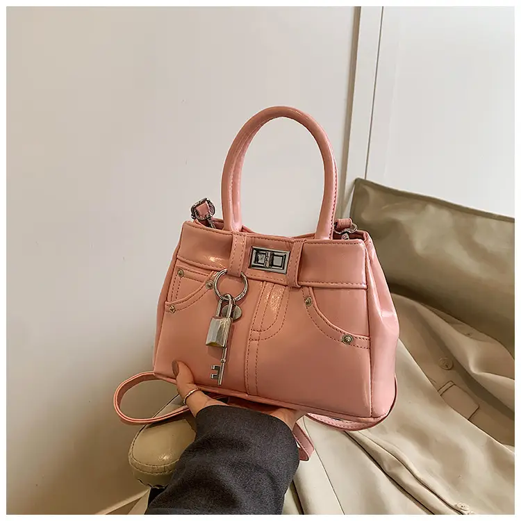 Silver Leather Shoulder Bag for Women 2025 — feature 31