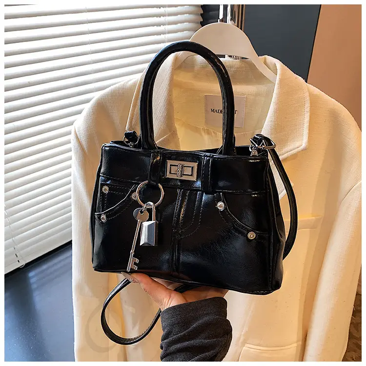Silver Leather Shoulder Bag for Women 2025 — feature 35