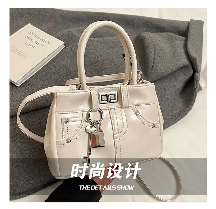 Silver Leather Shoulder Bag for Women 2025 — feature 4