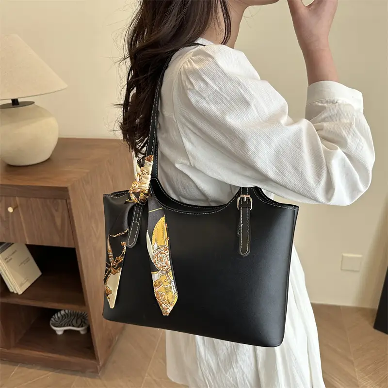 Black Korean Style Large Capacity Shoulder Tote Bag for Women