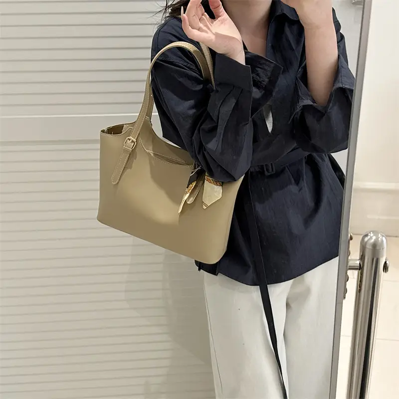 Black Korean Style Large Capacity Shoulder Tote Bag for Women