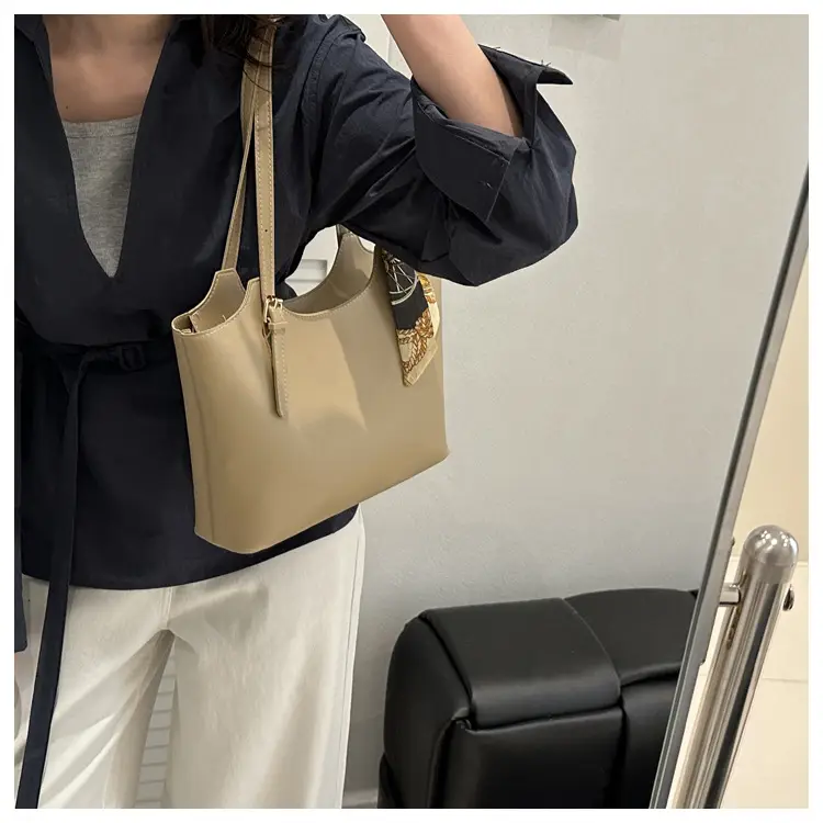 Black Korean Style Large Capacity Shoulder Tote Bag for Women — feature 17