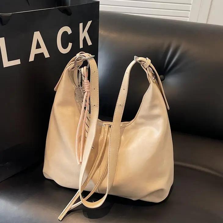 Women's Beige Leather Shoulder Bag with Adjustable Strap - Image 5