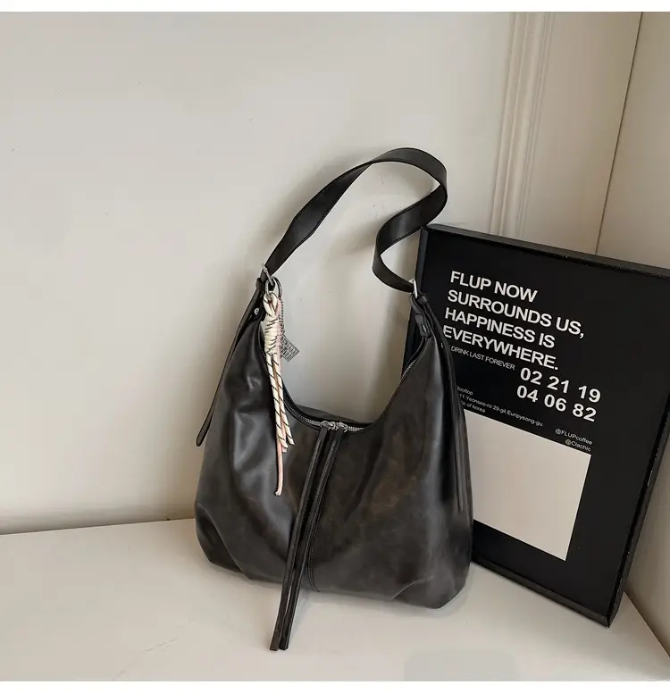 Women's Beige Leather Shoulder Bag with Adjustable Strap — feature 18
