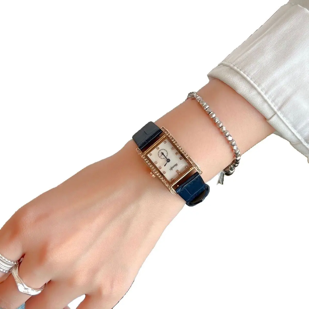 Women's Square Quartz Watch with Leather Strap & Pearl Necklace - Image 7