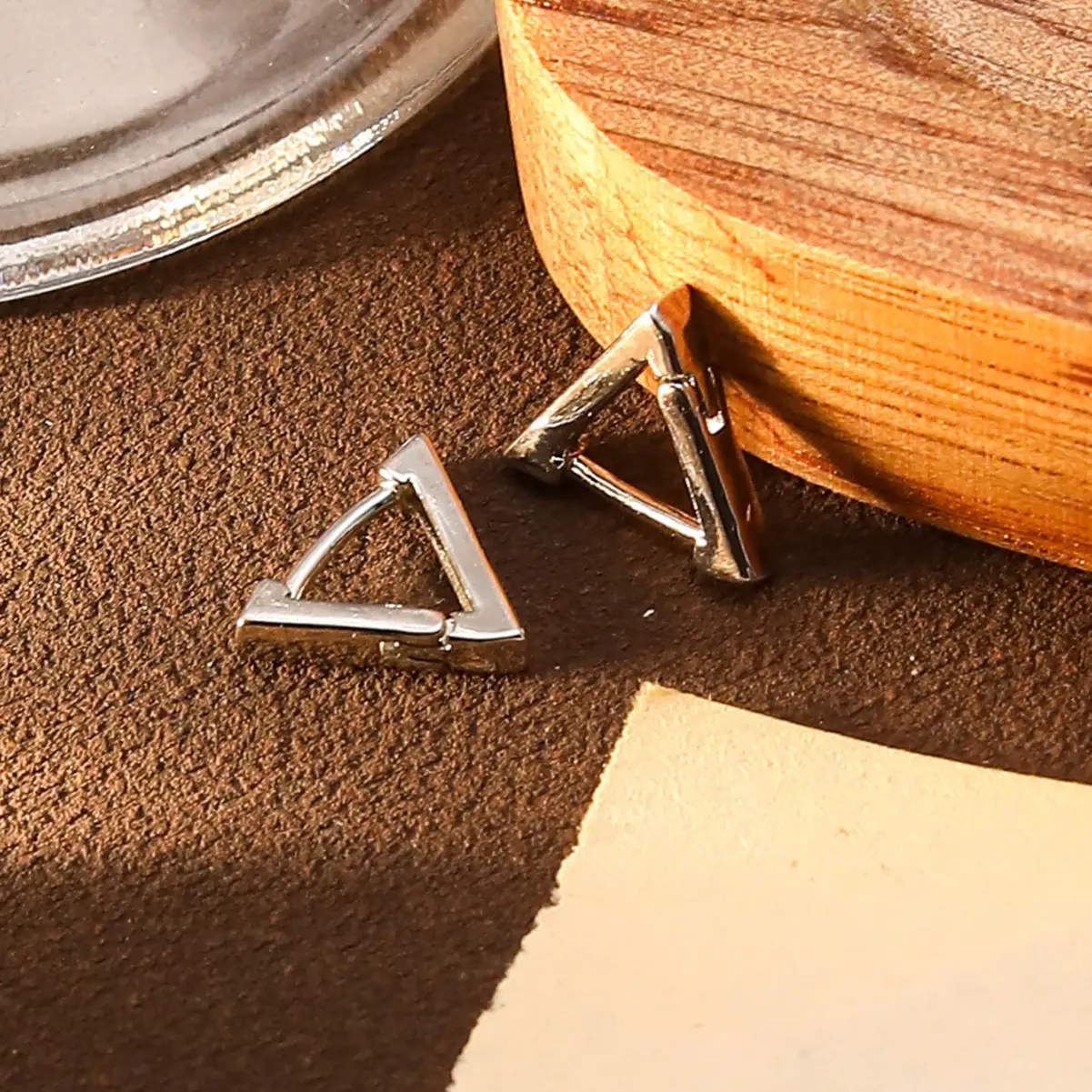 Triangle Ear Buckles Cold Style High-end Women's Fashion - Image 3