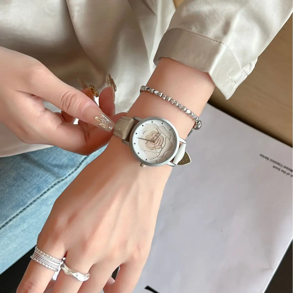 Women's Cross-Country Watch with White Leather Band & Heart Dial - Image 7