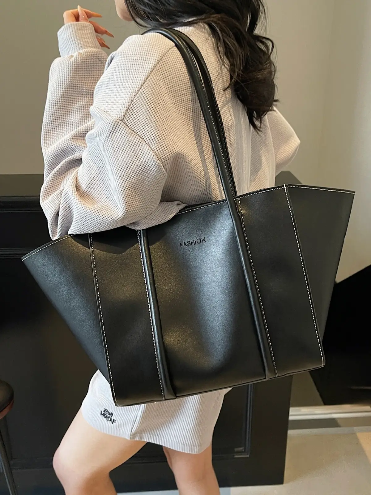 Women's Foldable Tote Bag Black Leather Large Capacity - Image 7