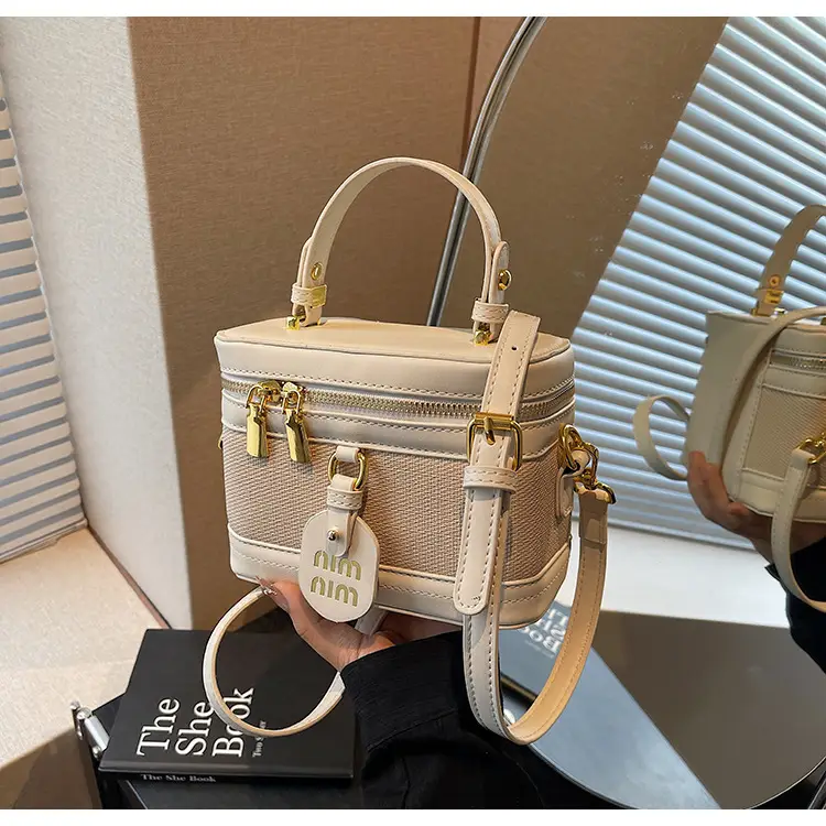 Black Crossbody Bag Women's Western Style 2025 — feature 14