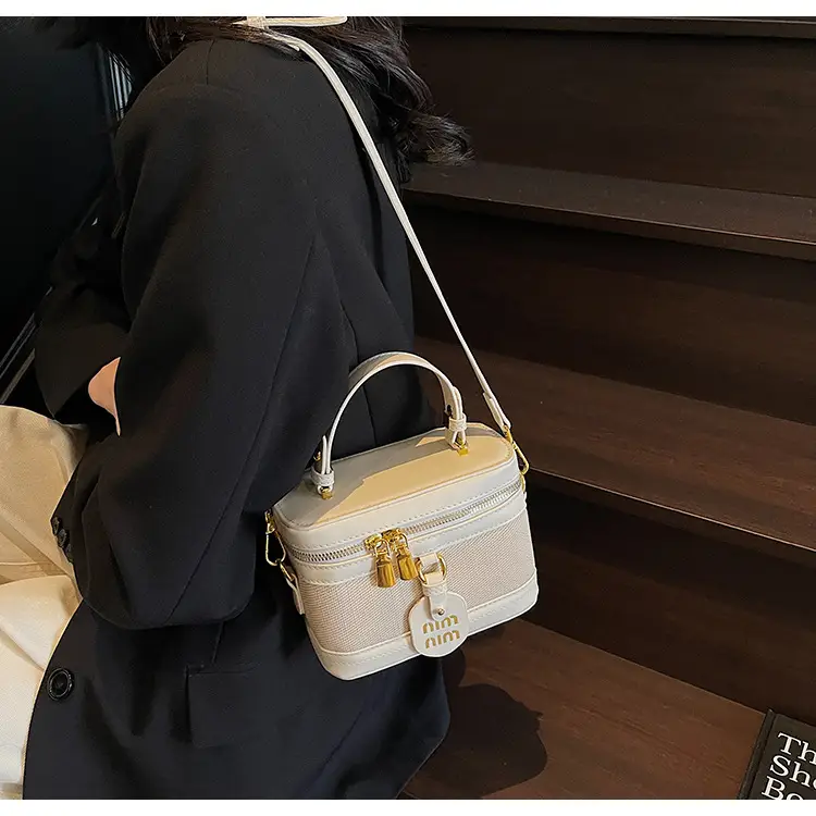 Black Crossbody Bag Women's Western Style 2025 — feature 34