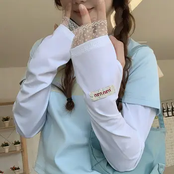 Red Korean-style Face Embroidered Cap for Women — feature 8