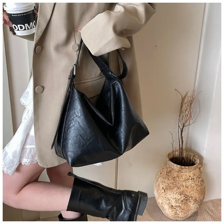 Women's Brown Leather Shoulder Bag Large Capacity 2025 — feature 13
