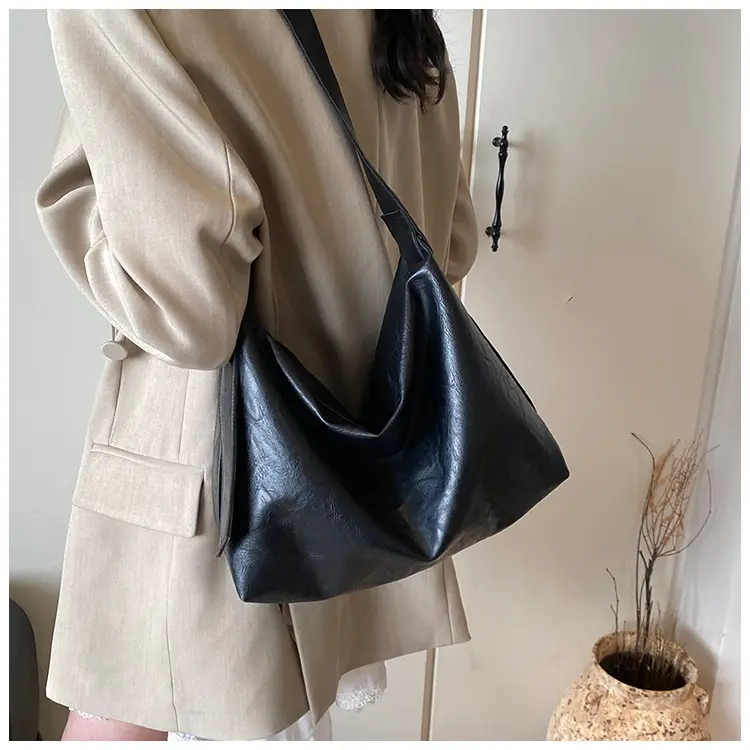 Women's Brown Leather Shoulder Bag Large Capacity 2025 — feature 15