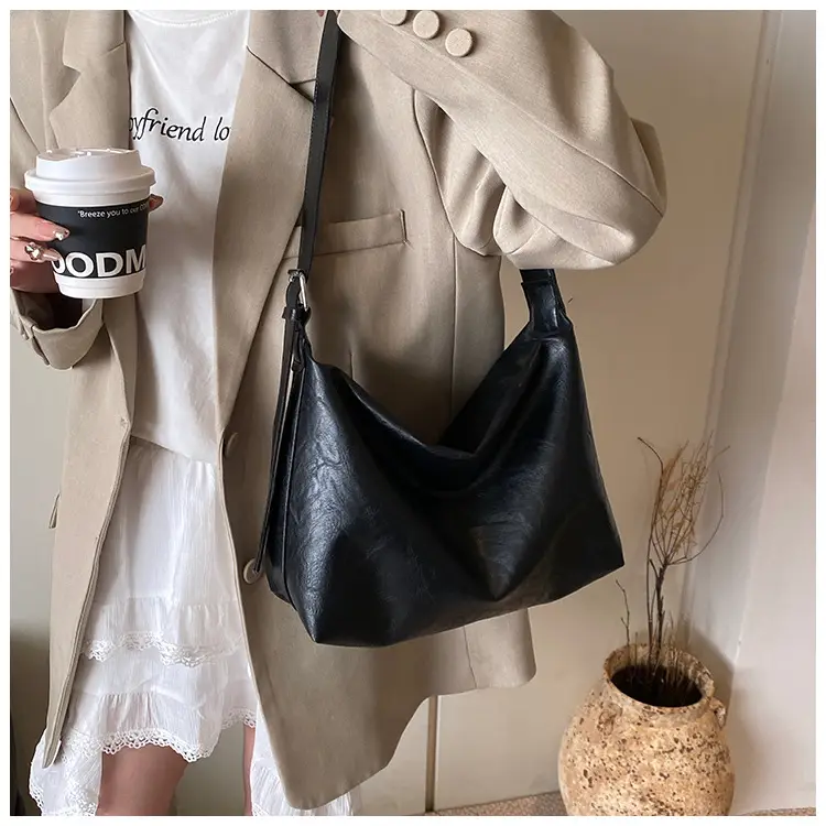 Women's Brown Leather Shoulder Bag Large Capacity 2025 — feature 19