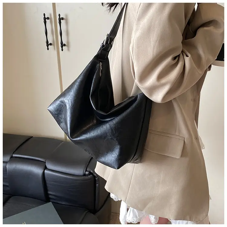 Women's Brown Leather Shoulder Bag Large Capacity 2025 — feature 20