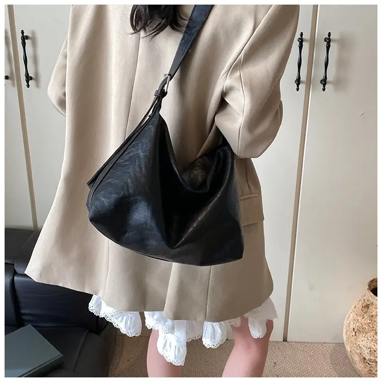 Women's Brown Leather Shoulder Bag Large Capacity 2025 — feature 21