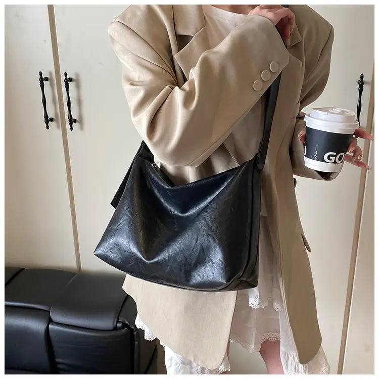 Women's Brown Leather Shoulder Bag Large Capacity 2025 — feature 22