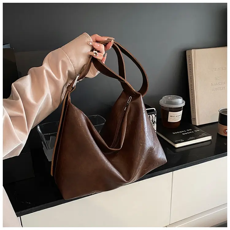 Women's Brown Leather Shoulder Bag Large Capacity 2025 — feature 23