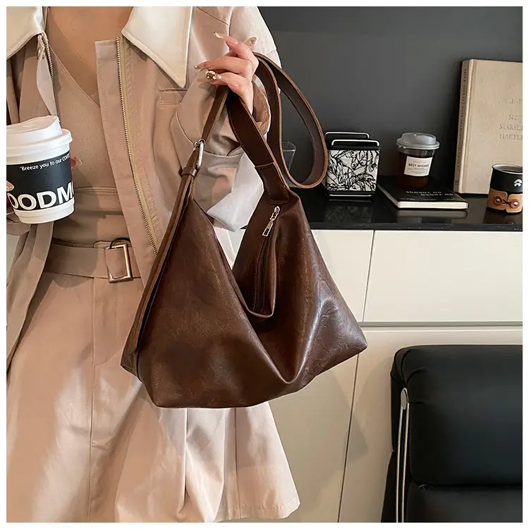 Women's Brown Leather Shoulder Bag Large Capacity 2025 — feature 24