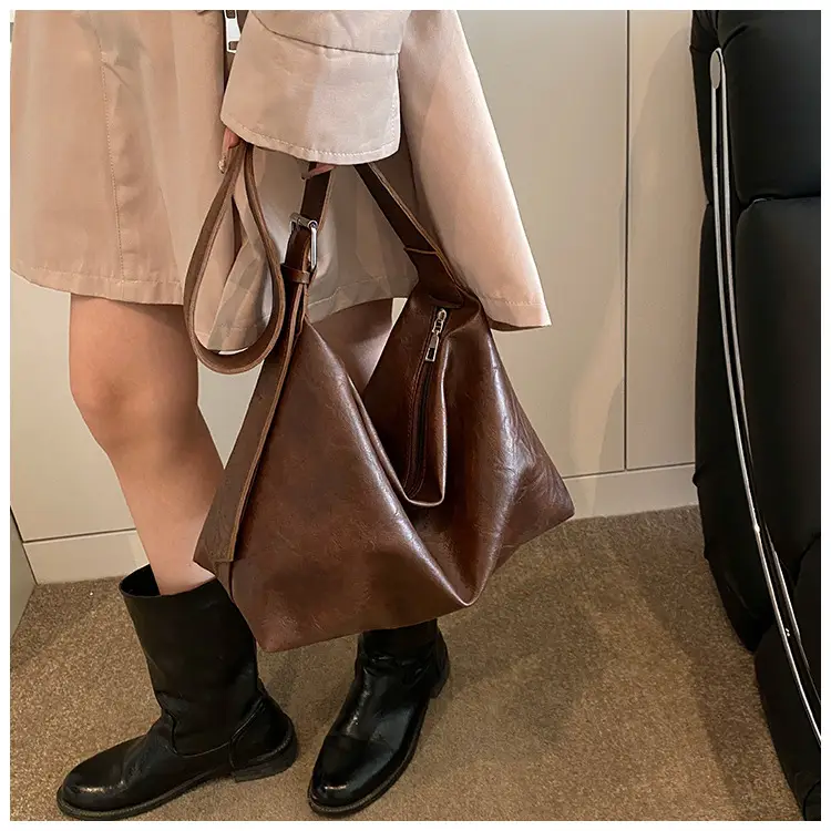 Women's Brown Leather Shoulder Bag Large Capacity 2025 — feature 25