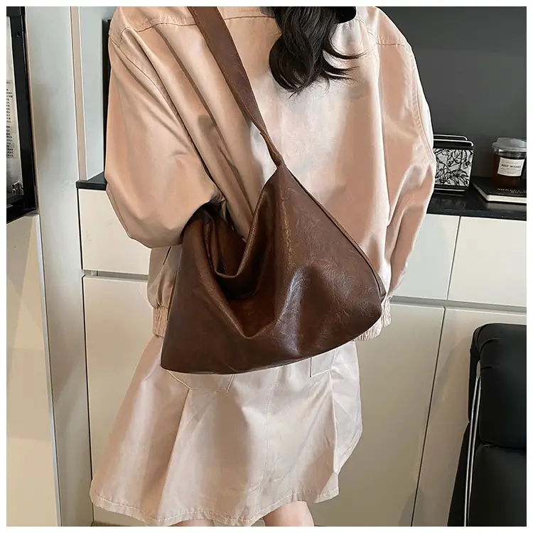 Women's Brown Leather Shoulder Bag Large Capacity 2025 — feature 28