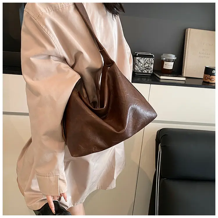 Women's Brown Leather Shoulder Bag Large Capacity 2025 — feature 29