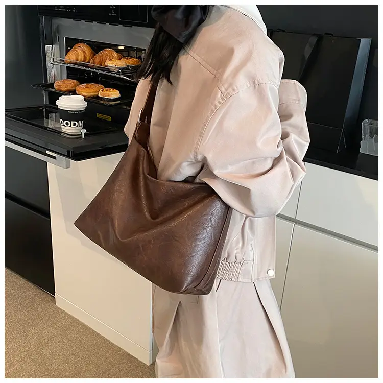 Women's Brown Leather Shoulder Bag Large Capacity 2025 — feature 31