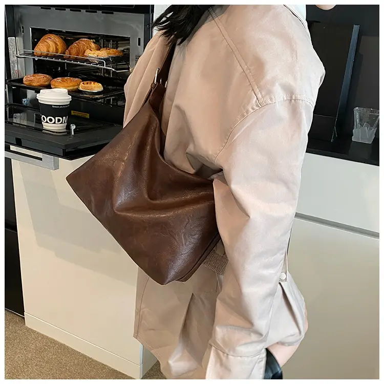 Women's Brown Leather Shoulder Bag Large Capacity 2025 — feature 32