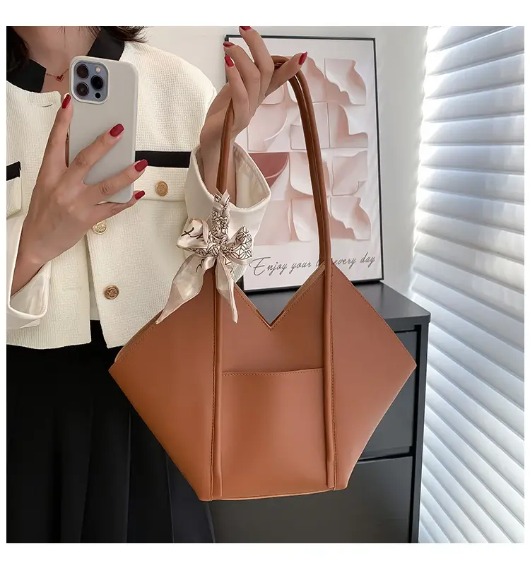 Women's Large Capacity Embroidered Bow Shoulder Bag — feature 14