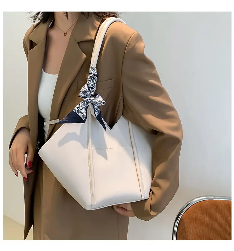 Women's Large Capacity Embroidered Bow Shoulder Bag — feature 9