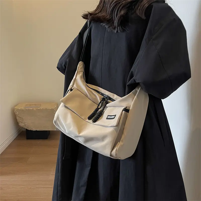 2025 Japanese Style Beige Messenger Bag with Zipper Closure - Image 8