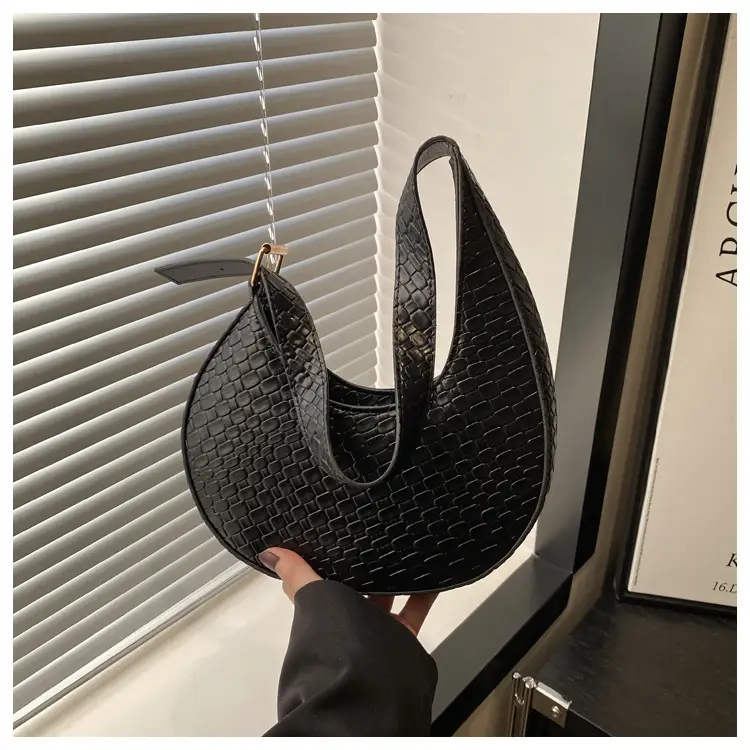 Retro Woven Crescent Shoulder Bag Women Maroon 2025 — feature 21