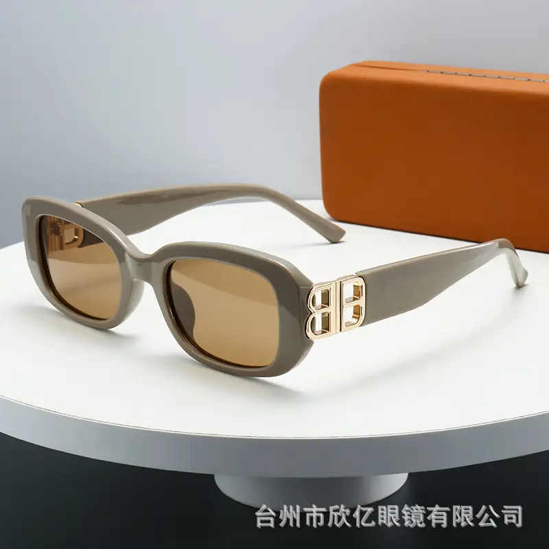 Women Square Frame Polarized Sunglasses Black