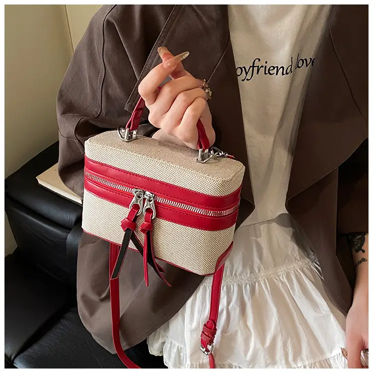 Pink Grey Contrast Stitching Shoulder Bag 2025 — feature 16