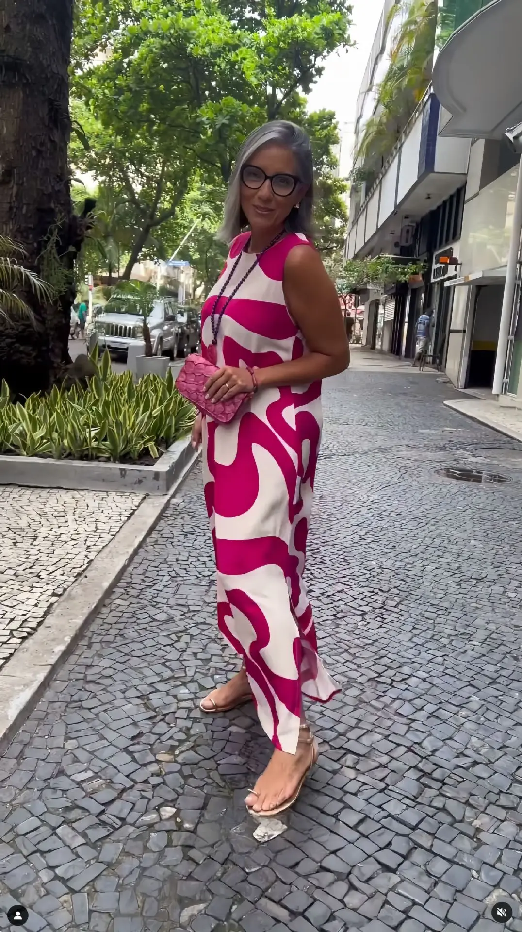 European American Printed V-Neck Sleeveless Dress — feature 9