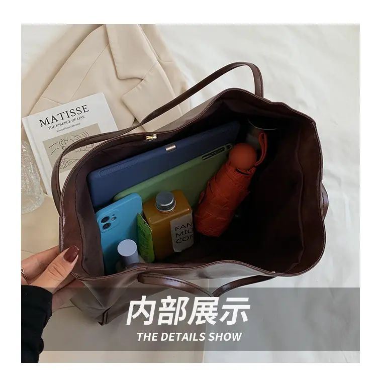 Brown Leather Shoulder Bag Large Capacity 2023 — feature 5