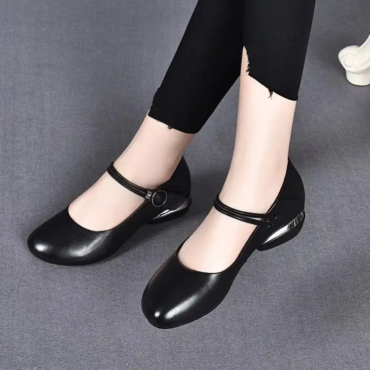 2025 Spring New Shallow Mouth Flat Shoes Women's Soft Leather Soft Bottom Women's Shoes Round toe Peas Shoes Low Heel Small Leather Shoes