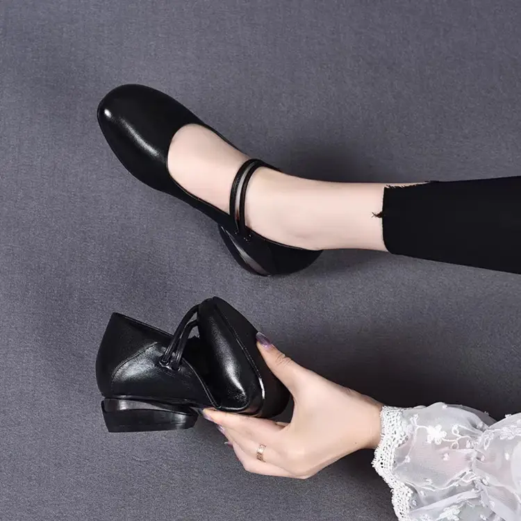 2025 Spring New Shallow Mouth Flat Shoes Women's Soft Leather Soft Bottom Women's Shoes Round toe Peas Shoes Low Heel Small Leather Shoes