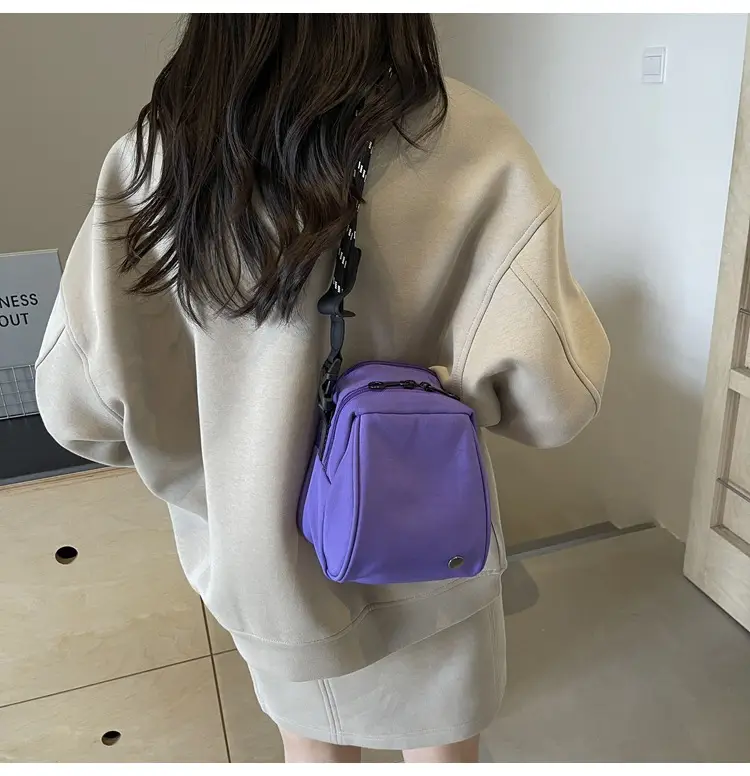 Women's Beige Shell Shoulder Bag with Front Zip & Chain Closure — feature 32
